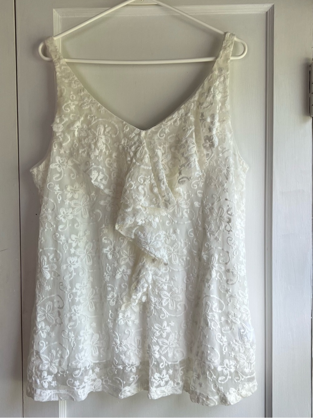 Skye's the Limit White Floral Lace Tank Top